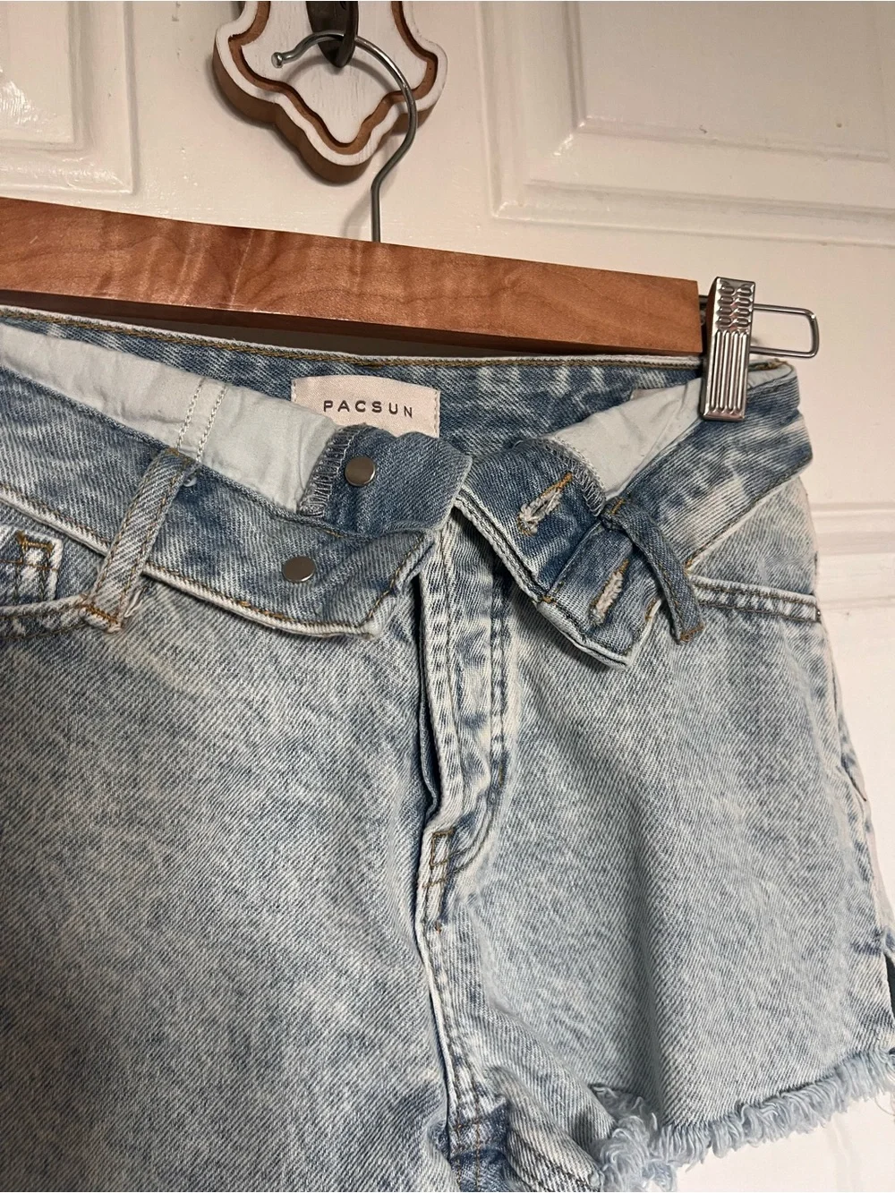 PacSun stylish light